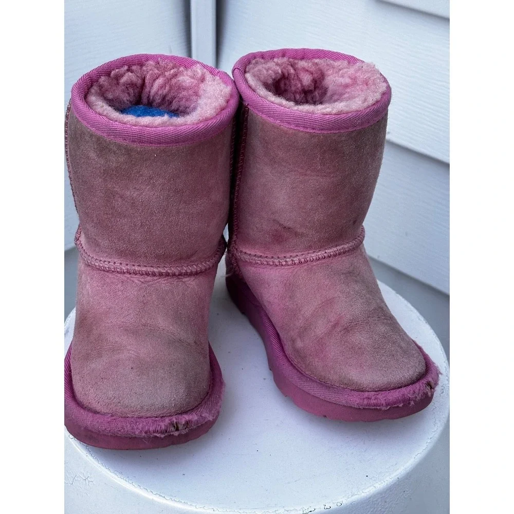 UGG Kids Classic Short‎ II Boot Pink Glitter Back Childrens Girls Size 9